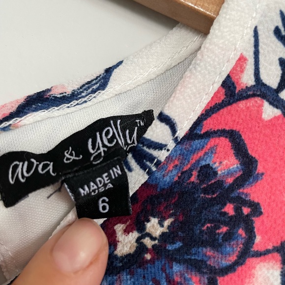 Child’s dress size 6 - Picture 2 of 2